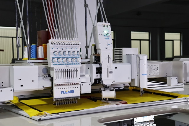 平绣+毛巾+盘带三合一刺绣机