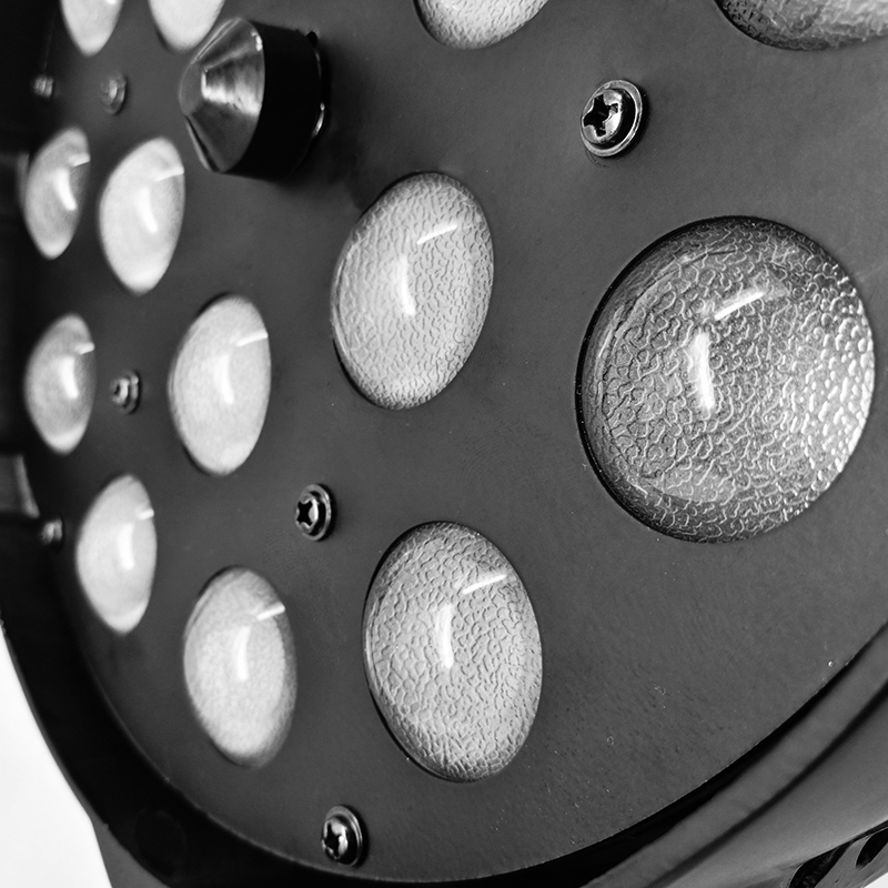 Flight case "WITH" 2pcs Zoom Par LED 18x18W 4in1/6in1 RGBWA+UV