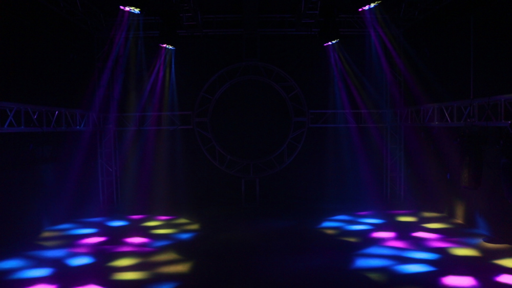 Flight Case "WITH" 2 pcs 19x15W Beam&Wash Bees Eye Light LED Zoom RGBW DJ Disco Stage Moving Head Lights Stage DJ Lighting