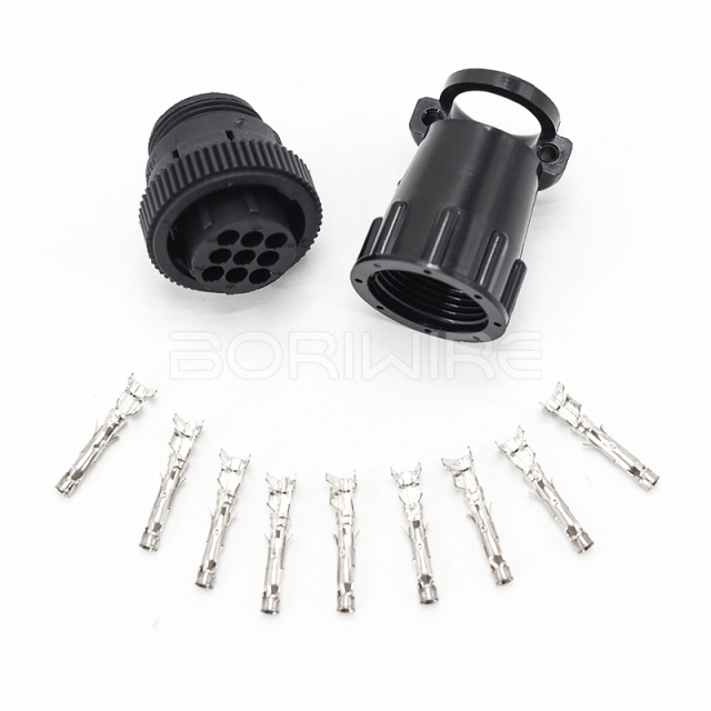 AMP 182645-1 带端子的公型和母型连接器套件