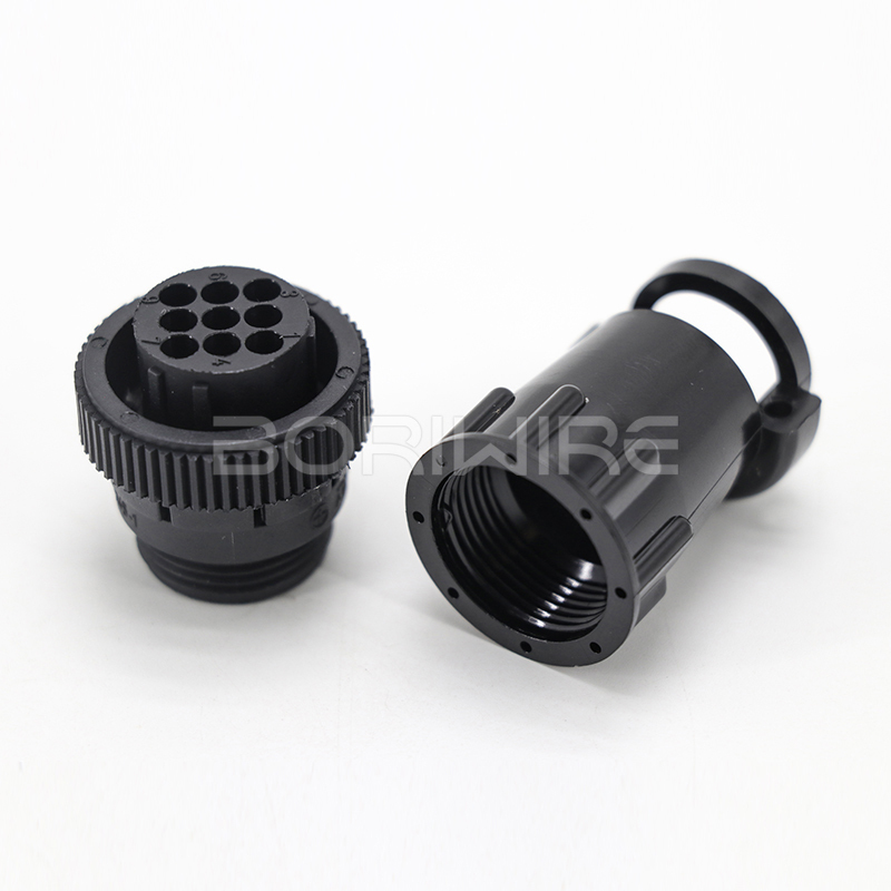 AMP 182645-1 带端子的公型和母型连接器套件