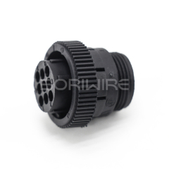 AMP 182645-1 带端子的公型和母型连接器套件