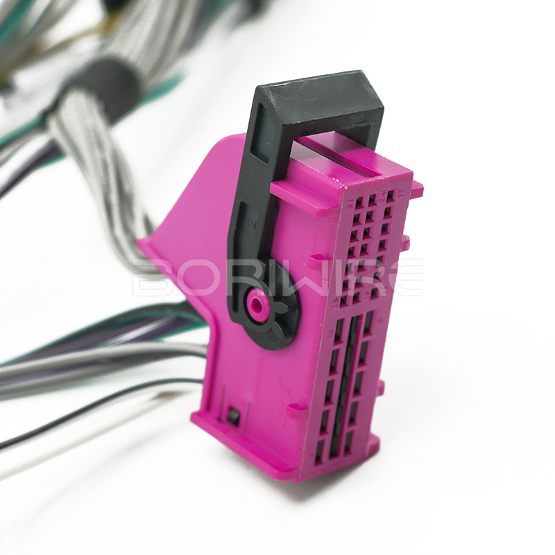 汽车线束工厂定制 31 针连接器线束电缆，带保险丝盒和直流连接器