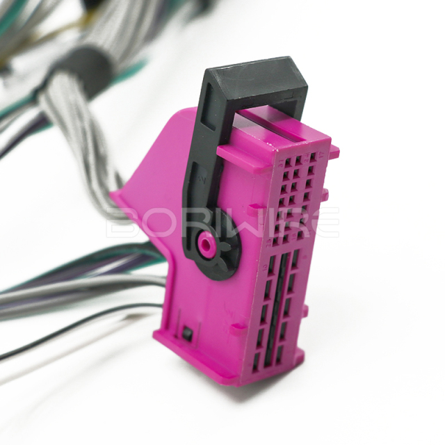 汽车线束工厂定制 31 针连接器线束电缆，带保险丝盒和直流连接器