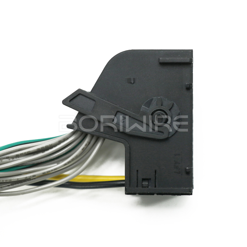 汽车线束工厂定制 31 针连接器线束电缆，带保险丝盒和直流连接器