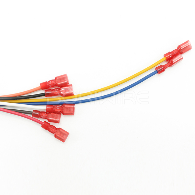 OEM 6P 母连接器汽车配线电缆带收缩管