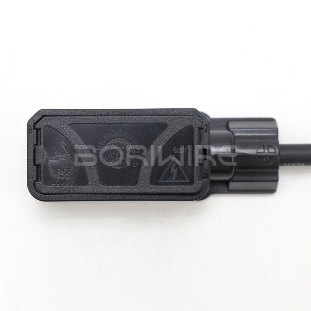 1500V 30A 3Q IP68 太阳能三分体接线盒