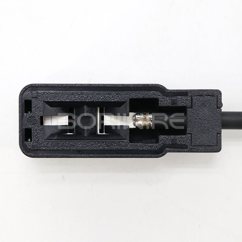 Solar Cable with Three-Part Junction Box