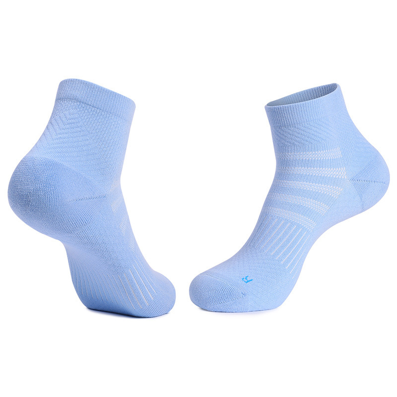 New home casual socks sweat-absorbent breathable sports socks men's thickened terry bottom non-slip socks women's solid color short socks