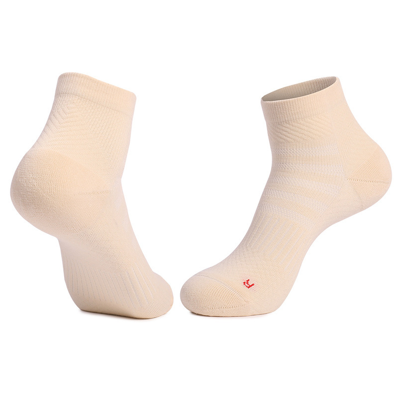 New home casual socks sweat-absorbent breathable sports socks men's thickened terry bottom non-slip socks women's solid color short socks