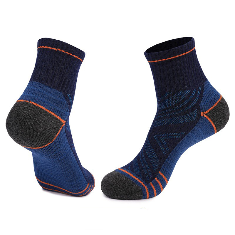 Adult thickened towel bottom hiking socks, sweat-absorbent breathable sports socks, deodorant boneless merino wool socks