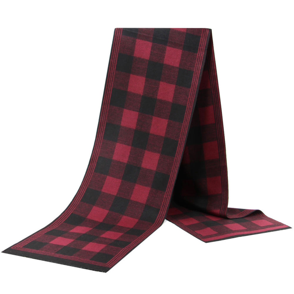 New middle-aged men's plaid scarf, years of circulation, only the temperature of the scarf unchanged