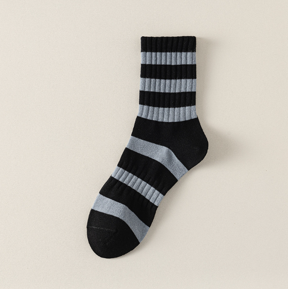Men's mid length socks with boneless stripes for autumn and winter, cotton socks for sports, sweat absorption and warmth, men's thick long socks（4 pairs）