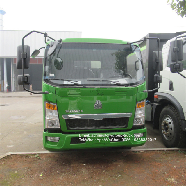 Sinotruk howo 5cubic meters 4 ton compactor garbage truck