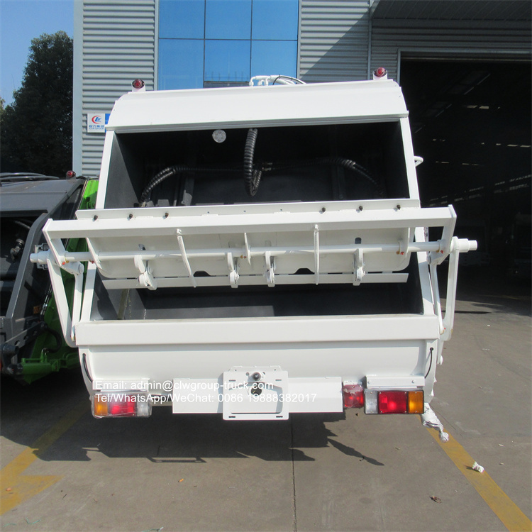 Isuzu 190hp 7cbm garbage compactor truck