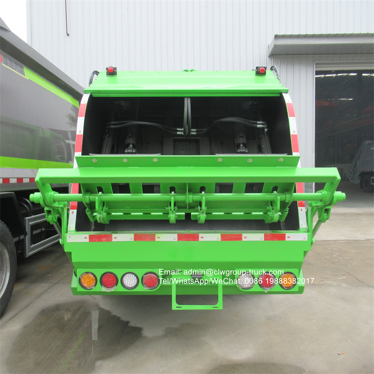Sinotruk howo 5cubic meters 4 ton compactor garbage truck