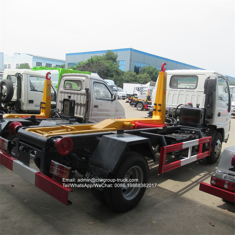 Isuzu 4 tons hook loader garbage truck