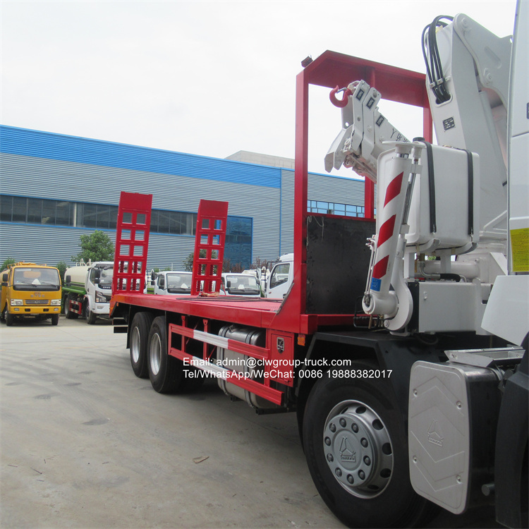 sinotruk flatbed with hydraulic arm crane for trucks