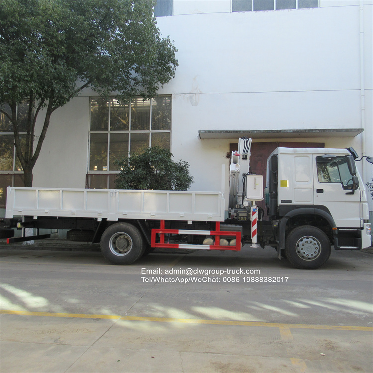 Sinotruk howo knuckle boom 6.3tons for sale
