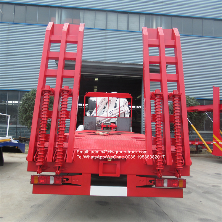 sinotruk flatbed with hydraulic arm crane for trucks