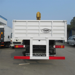Double cabin 6x6 off road truck crane sinotruk