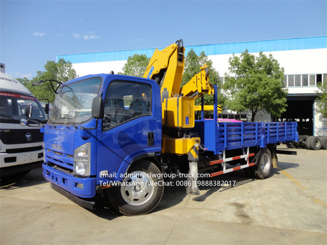Isuzu 5 ton knuckle crane boom truck