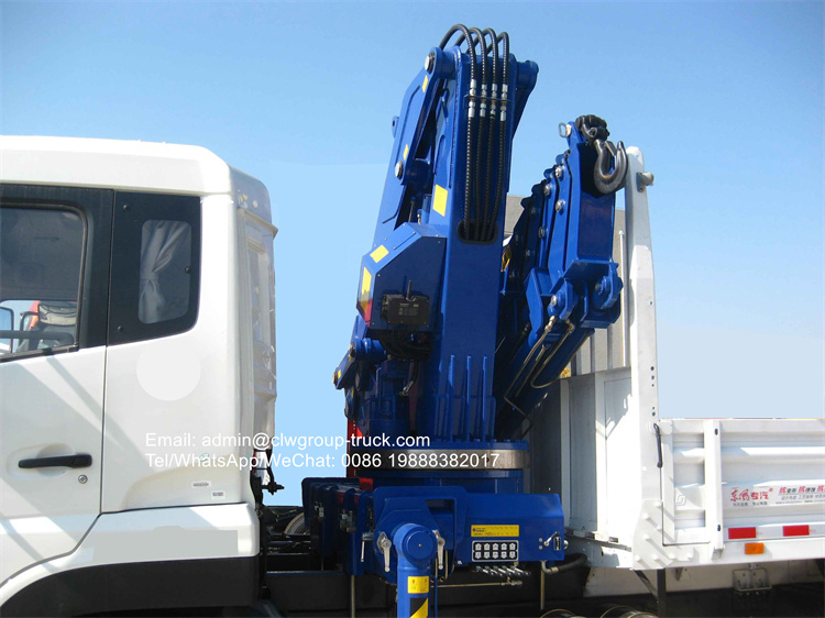 dongfeng folding arm 10 wheeler trucks self loading with crane