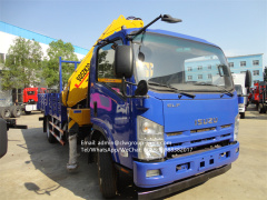 Isuzu 5 ton knuckle crane boom truck