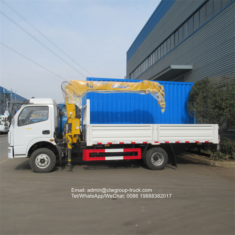 dongfeng small lorry with xcmg crane right hand drive