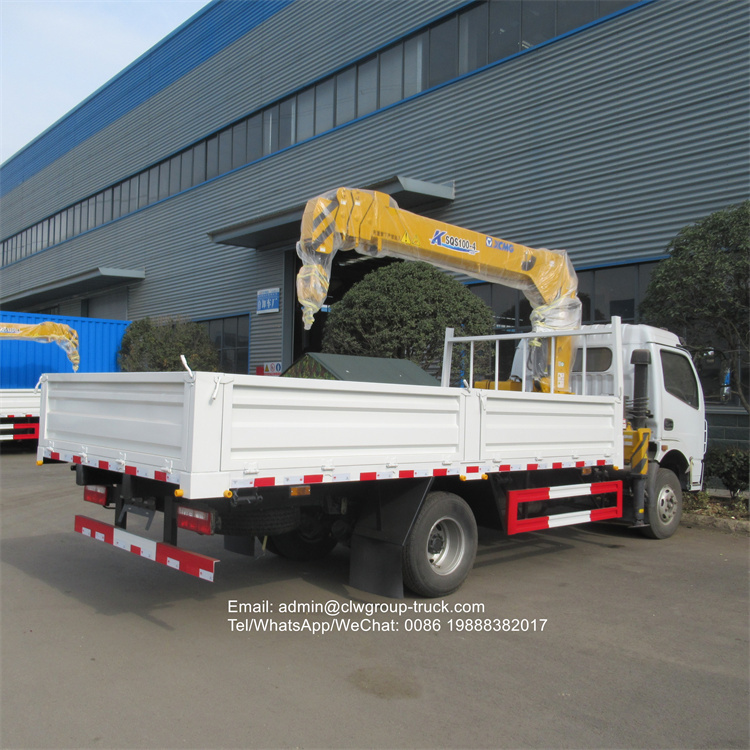dongfeng small lorry with xcmg crane right hand drive