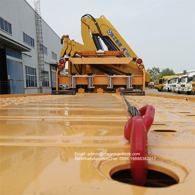 Sinotruk howo truck bed recovery fold arm crane