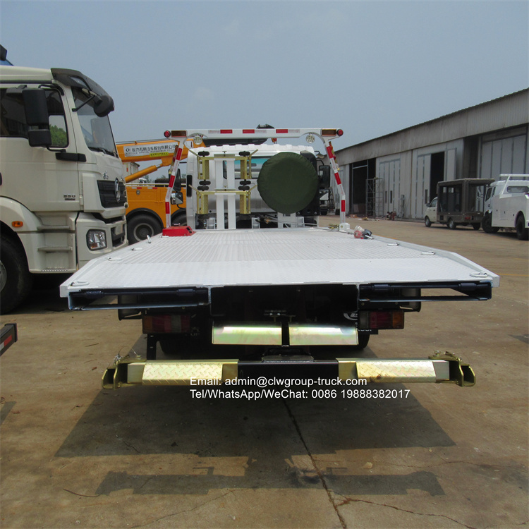 Isuzu 5 tons roll back tow truck for sale