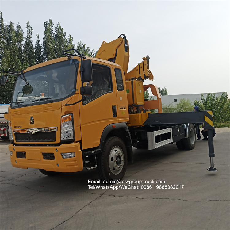 Sinotruk howo truck bed recovery fold arm crane