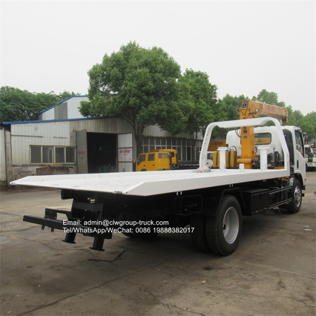 Isuzu 190hp flatbed tow truck mounted crane