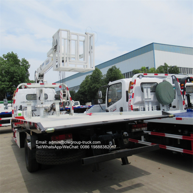 Dongfeng 4 ton towing truck with crane