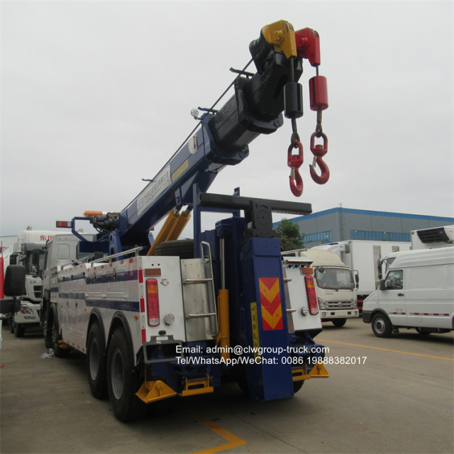 Sinotruk 30ton lifting 70tons rotator towing truck for sale