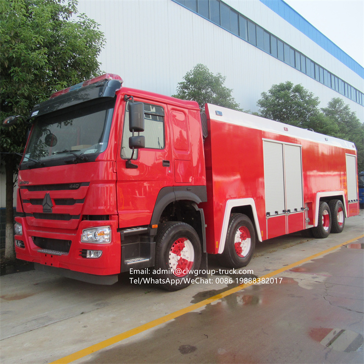 sinotruk 8x4 25tons heavy rescue fire trucks for sale