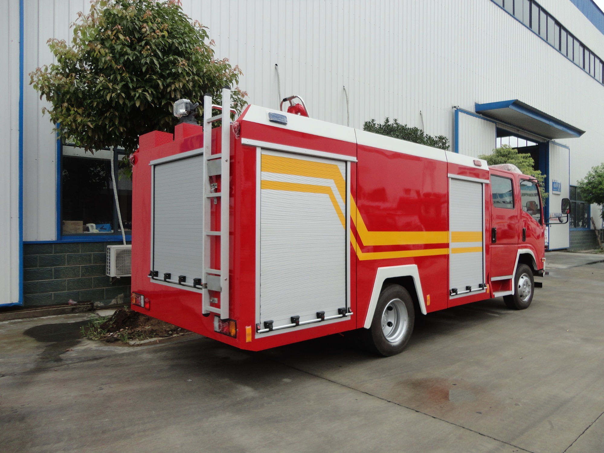 Isuzu 190hp fire extinguishers service truck