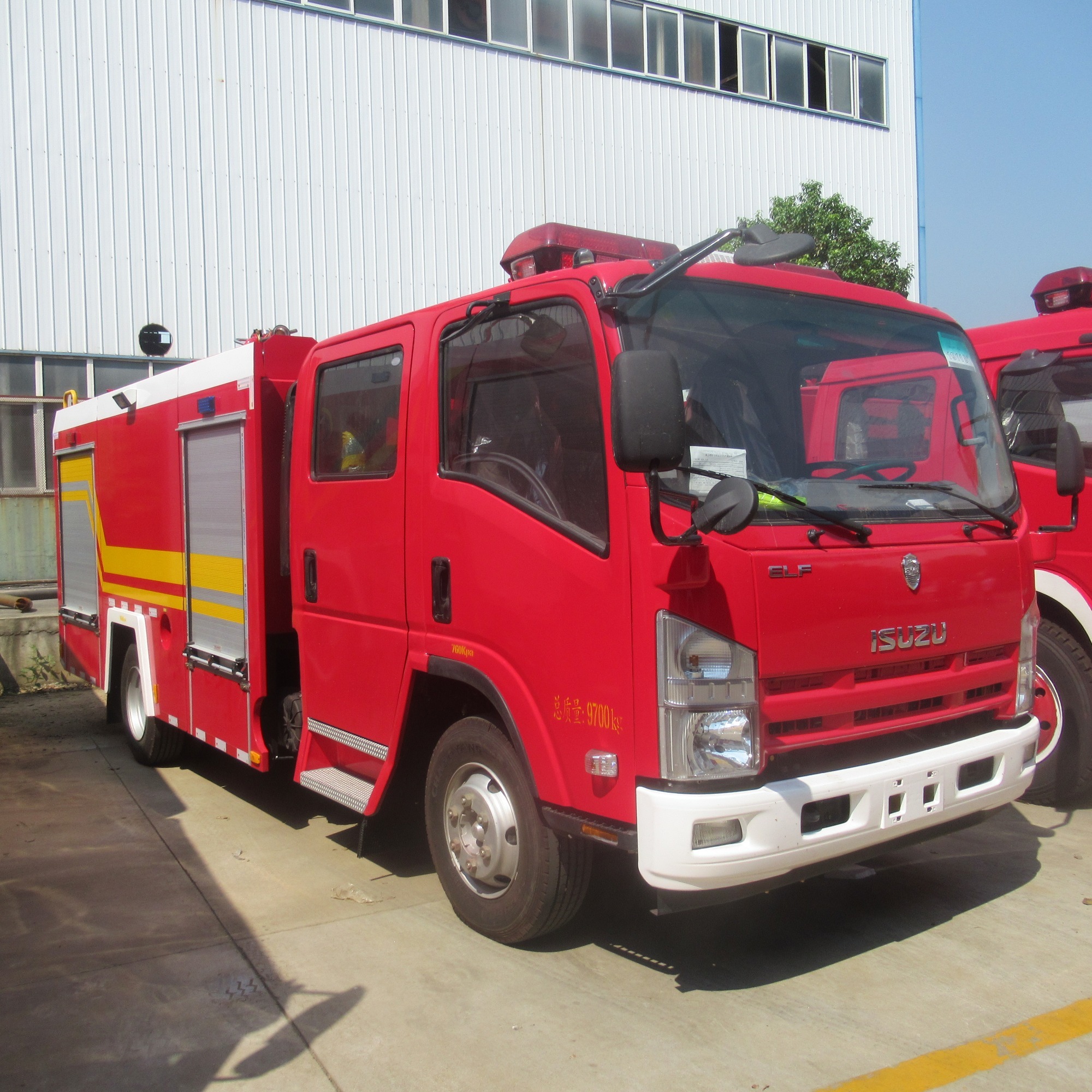 Isuzu 190hp fire extinguishers service truck
