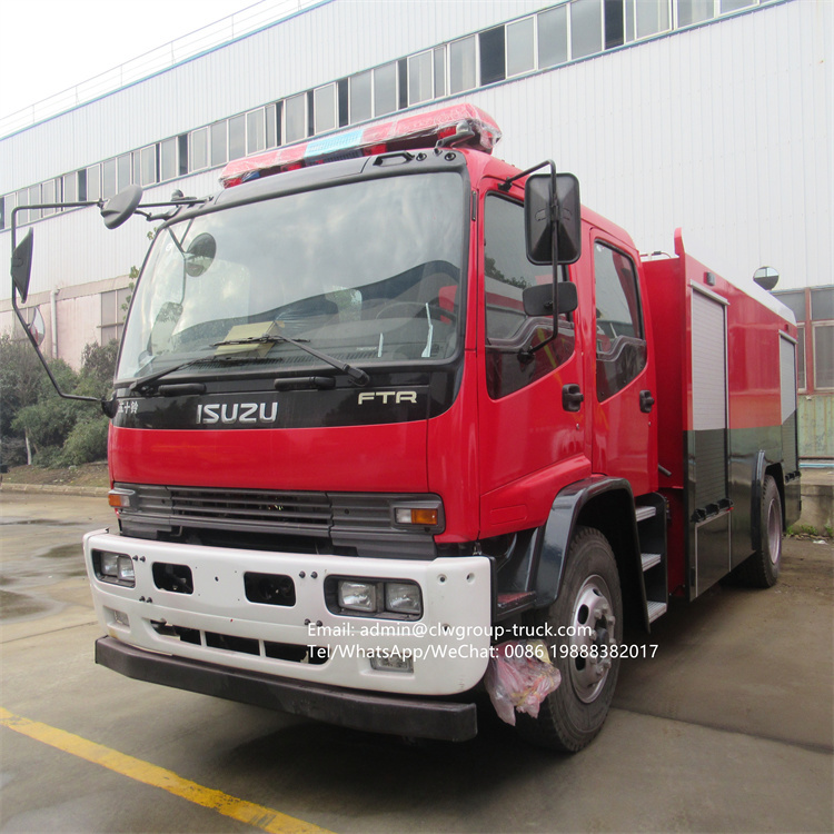 Isuzu FTR 205HP water foam powder tank fire engine truck