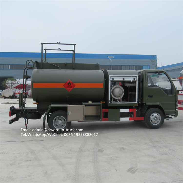 Isuzu aircraft refuller truck 4000l