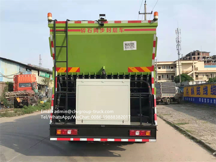 Shacman 8x4 24m3 asphalt synchronous chip sealer