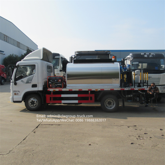 Brand new 4000l asphalt spray truck