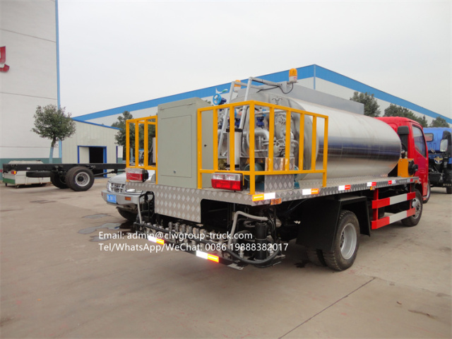 Dongfeng 3tons 4 tons bitumen emulsion spraying truck