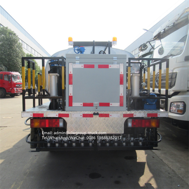 Brand new 4000l asphalt spray truck