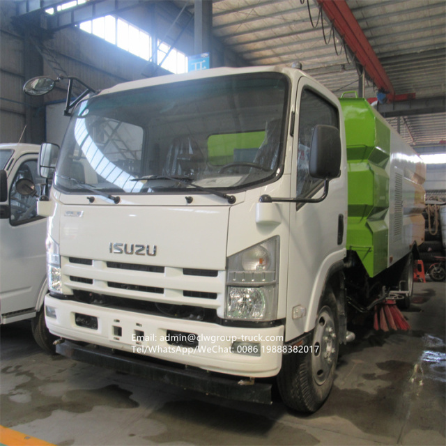 Isuzu road cleaner truck airport runway sweeper water tanker 4m3 dust bin 8m3