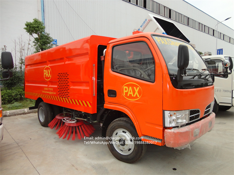 dongfeng road sweeper water tank1.5m3 dust bin 4m3