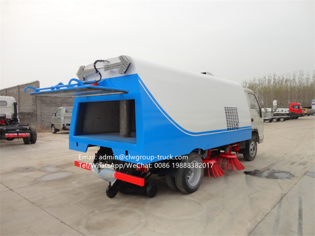 Foton 4x2 vacuum airport runway sweeper