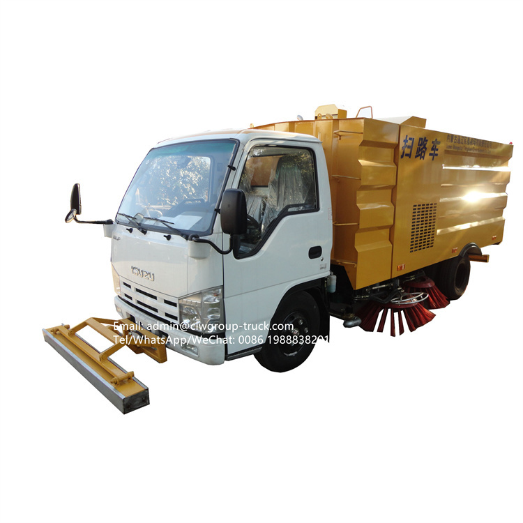 Isuzu road sweeper water tank 1.5m3 dust bin 4m3