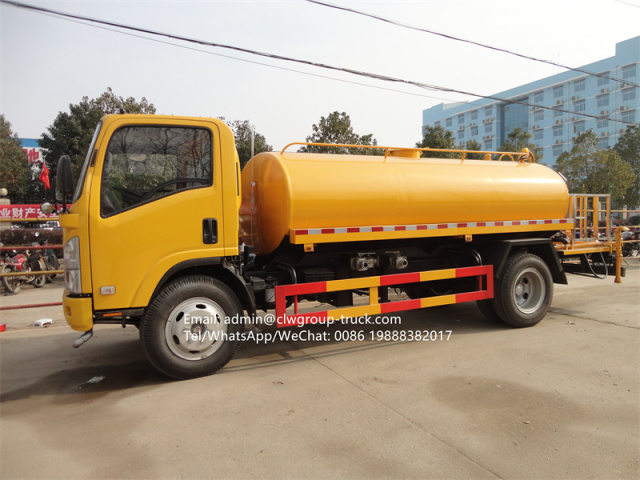 Isuzu 8000l street sprinkler water tanker truck for sale